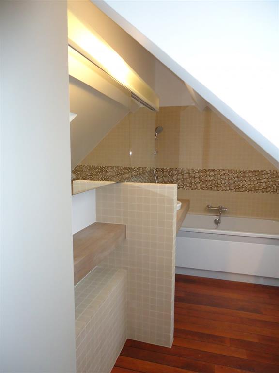 Petite salle de bain avec baignoire – salle de bains inspiration ... Photos petite salle de bain moderne