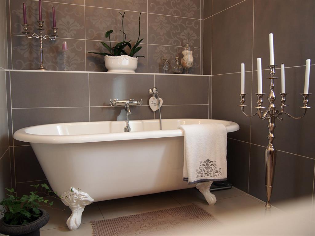 12 salles de bains pour choisir son carrelage et sa faïence