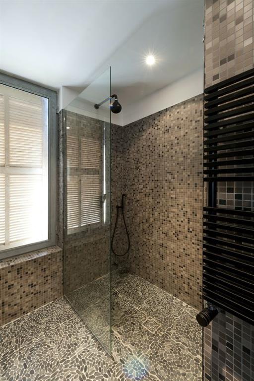 Salle de bain mosaique douche italienne – salle de bains ... Salle de bain mosaique noir