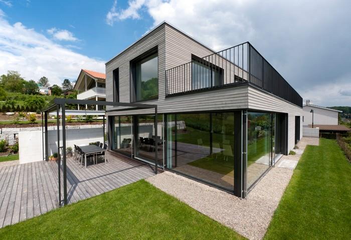 Villa contemporaine de forme rectangulaire à toit plat avec ...
