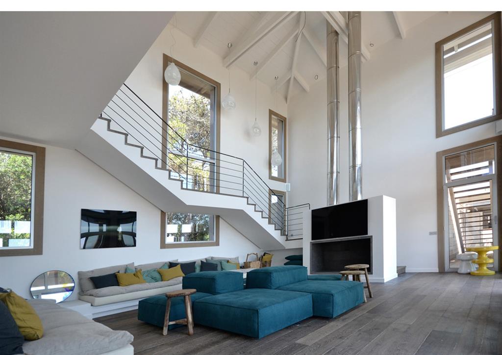 524125 salon design et contemporain grand salon avec mezzanine.jpg Grand salon salle à manger