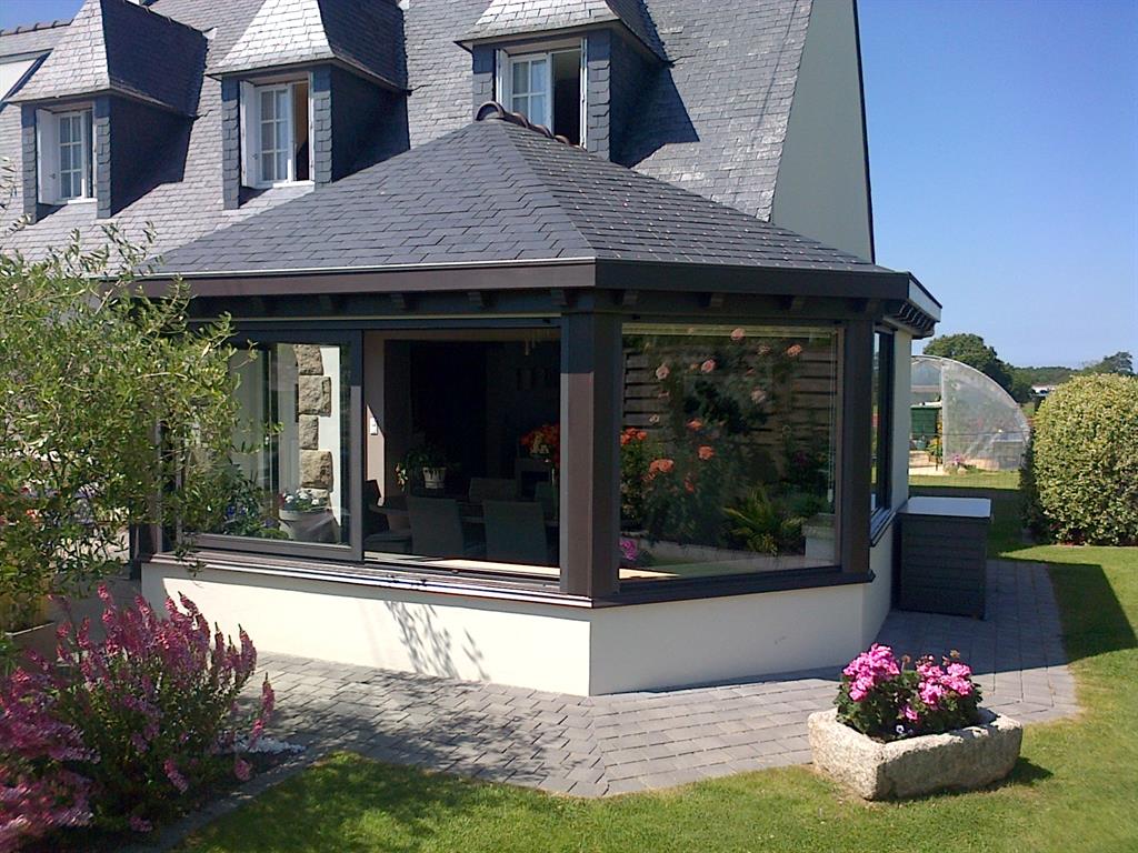 Photos et vues extérieures de maisons – classées par style – domozoom