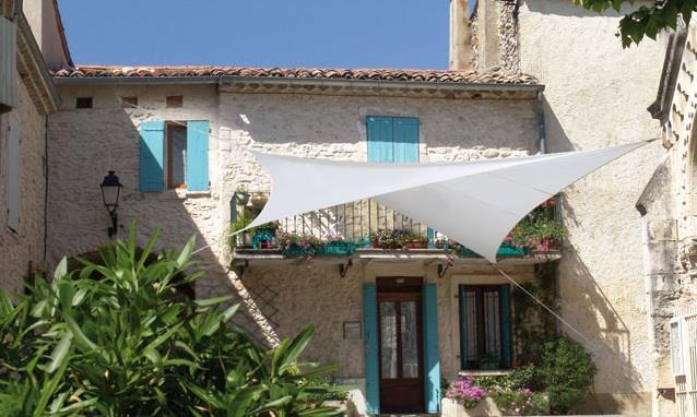 Terrasse couverte : 12 solutions légères pour se mettre à l'ombre ...
