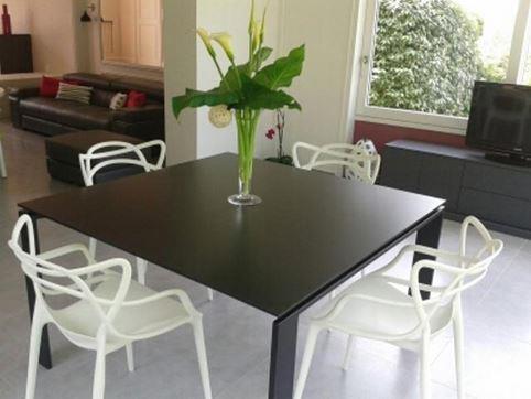 table salle manger carree moderne