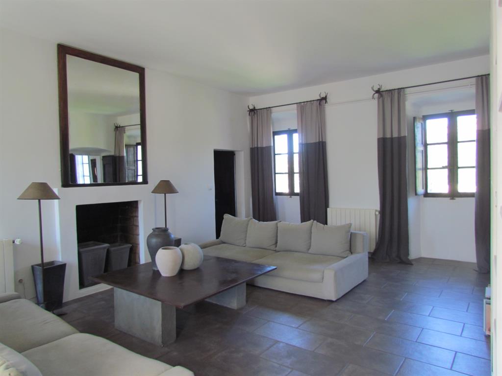 Salon moderne aux couleurs taupe caroline o'neill photo n°46