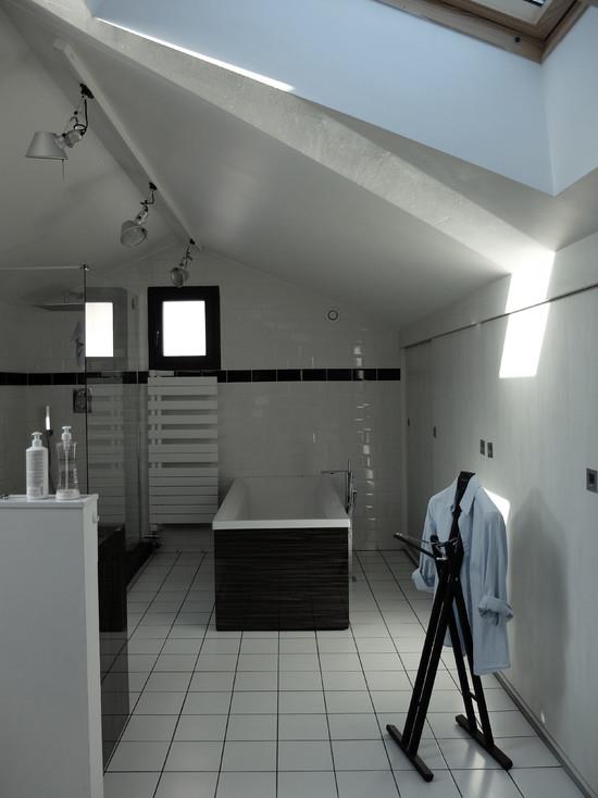 Faience salle de bain noire et blanche – salle de bains ... Inspiration de salle Faience bains