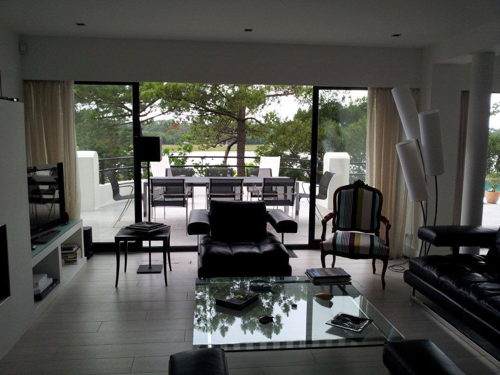 Salon moderne noiretblanc – lombards