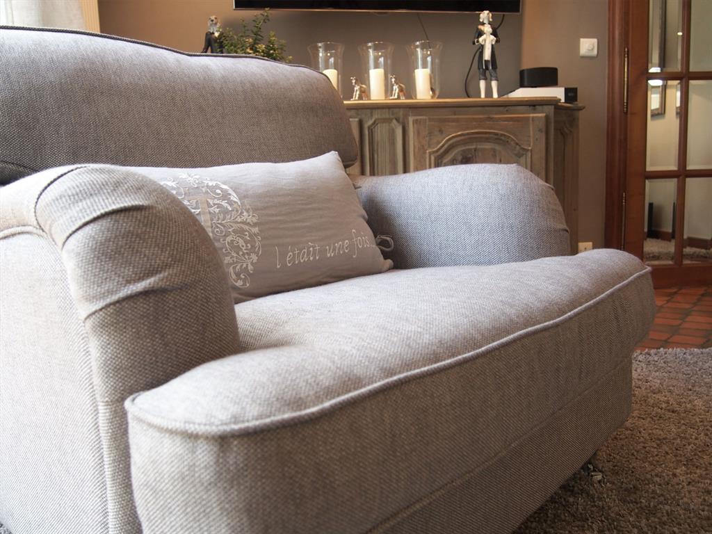 Photo fauteuil salon beige