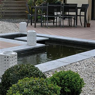 Decoration bassin moderne: b in et lame d eau moderne jardin ...